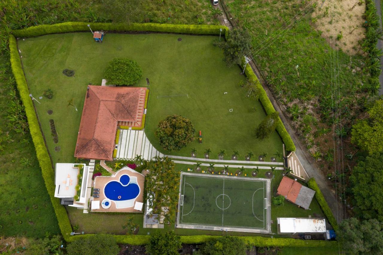 Chalet La Alemania Calarca Exterior photo